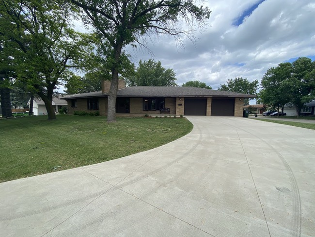 127 Washburne Dr