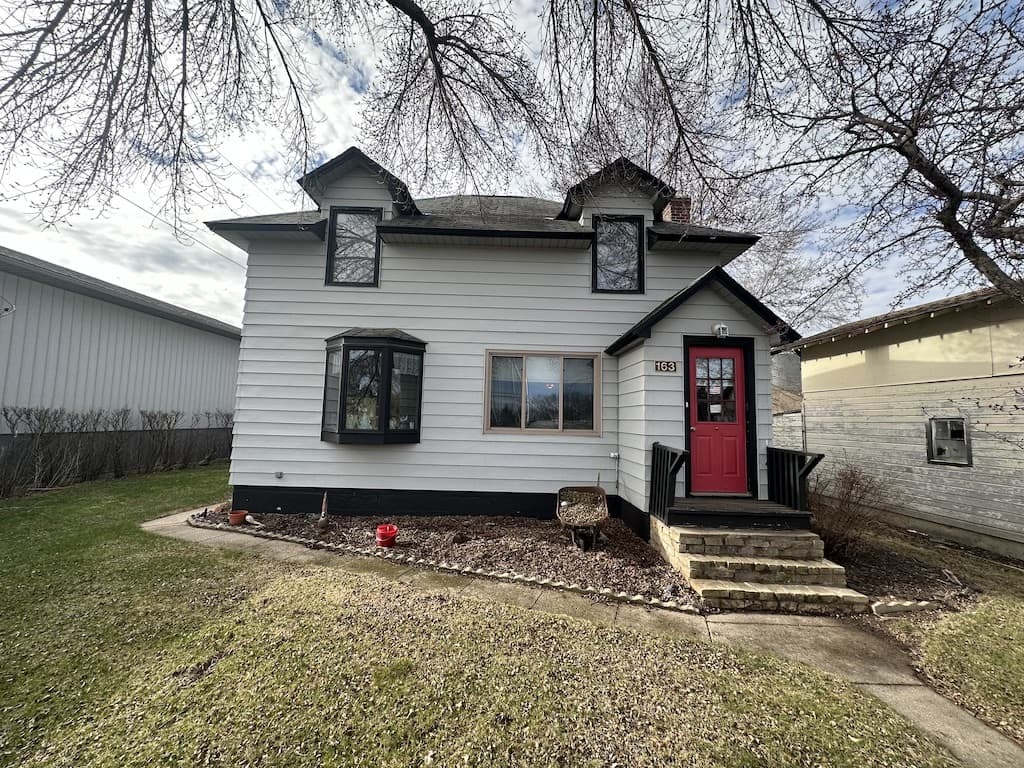 163 Central Ave W Image